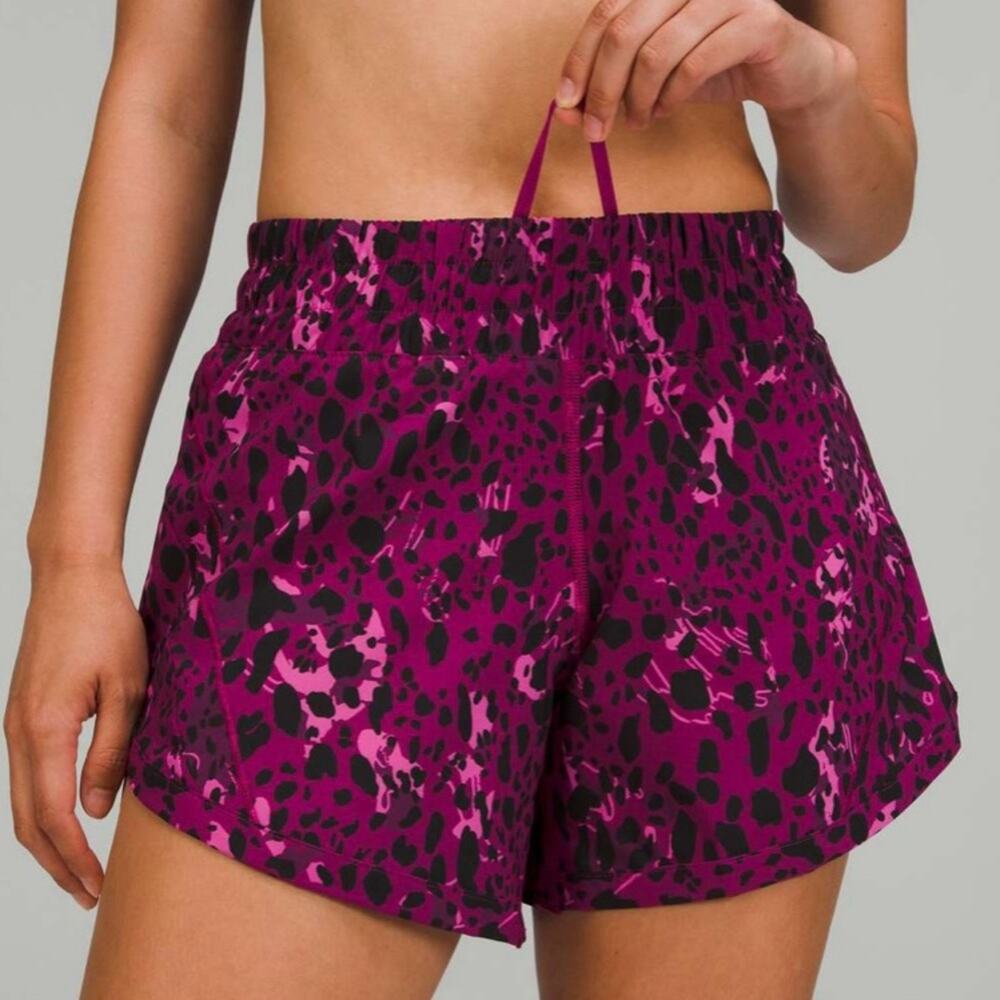 Lululemon Track That Mi-Rise Lined Short 5" Size 4 - Picture 4 of 9